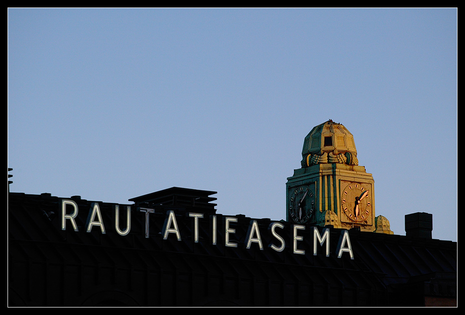 Rautatieasema, Helsinki. Copyright digicamera.net / Matti Harju 2004.